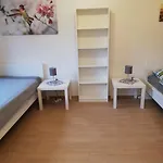 Gemuetliche Altbauwohnungen Mit Einzelzimmern Und Parkplatz Direkt Am Haus!