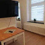 Gemuetliche Altbauwohnungen Mit Einzelzimmern Und Parkplatz Direkt Am Haus! *