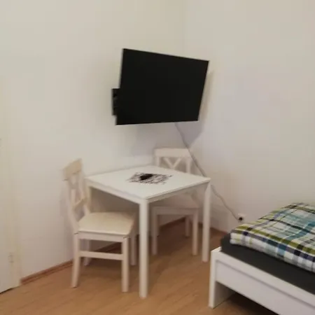 Gemuetliche Altbauwohnungen Mit Einzelzimmern Und Parkplatz Direkt Am Haus! Bochum