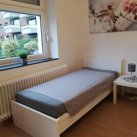 Gemütliche Erdgeschosswohnung Mit 3 Einzelzimmern!