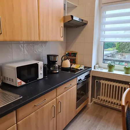 Gemuetliche Altbauwohnungen Mit Einzelzimmern Und Parkplatz Direkt Am Haus! 보훔