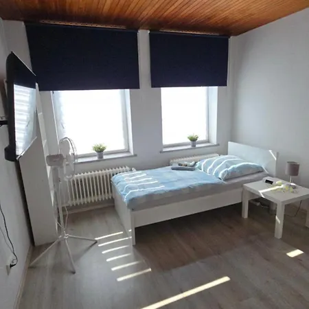 Gemuetliche Altbauwohnungen Mit Einzelzimmern Und Parkplatz Direkt Am Haus! Apartmán *