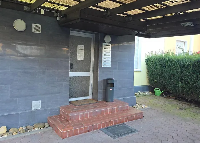 Gemuetliche Altbauwohnungen Mit Einzelzimmern Und Parkplatz Direkt Am Haus! Lejlighed