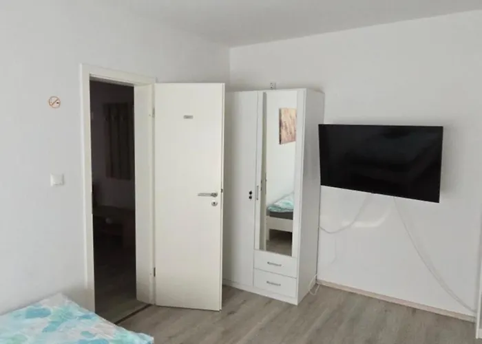 Lejlighed Gemuetliche Altbauwohnungen Mit Einzelzimmern Und Parkplatz Direkt Am Haus! *