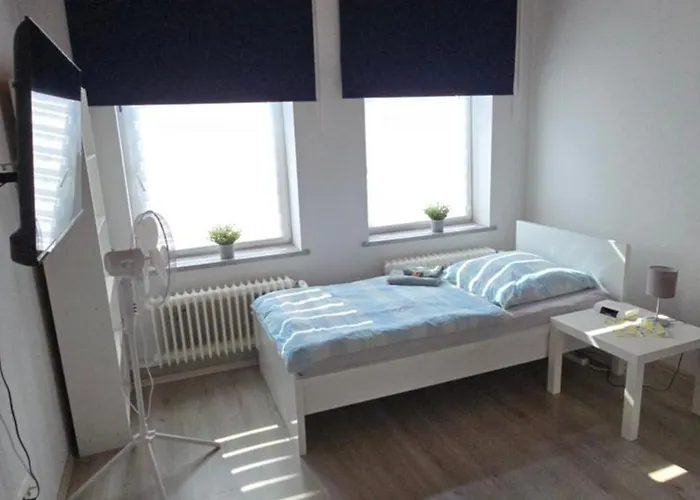 Gemuetliche Altbauwohnungen Mit Einzelzimmern Und Parkplatz Direkt Am Haus! Lejlighed *